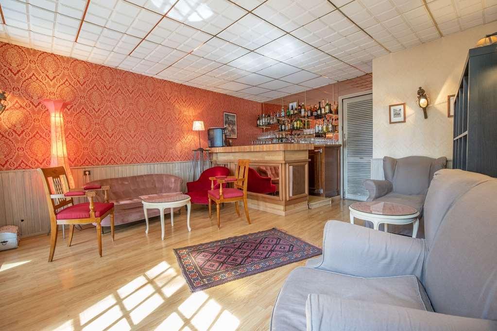 Hostellerie Des Cedres Villeneuve-de-Riviere Restaurant photo